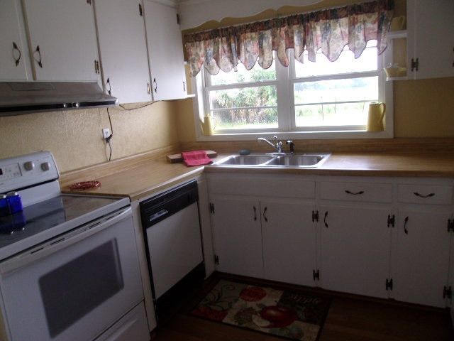 304 Wood Rd, Dunn, NC 28334