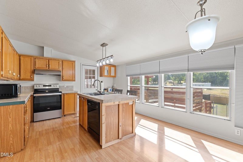 3040 Medlin Rd, Clayton, NC 27527