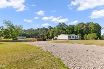 3040 Medlin Rd, Clayton, NC 27527