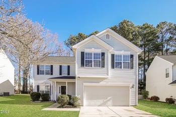 3041 Buttonwood Ln, Clayton, NC 27520