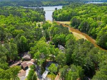 3043 Brandy Ln, Sanford, NC 27332