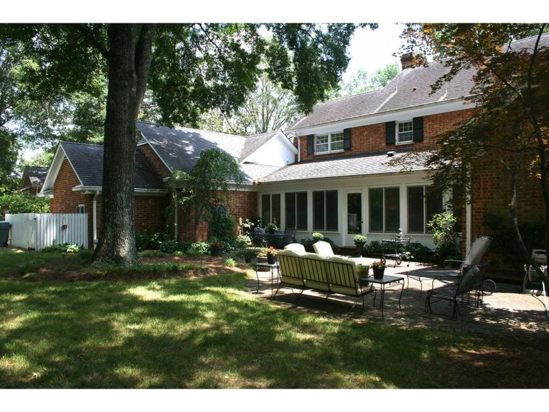 3045 S Fairway Dr, Burlington, NC 27215