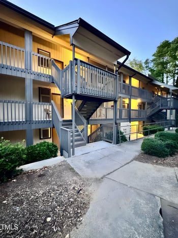 3047 Huntleigh Dr, Raleigh, NC 27604