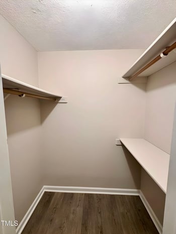 3047 Huntleigh Dr, Raleigh, NC 27604