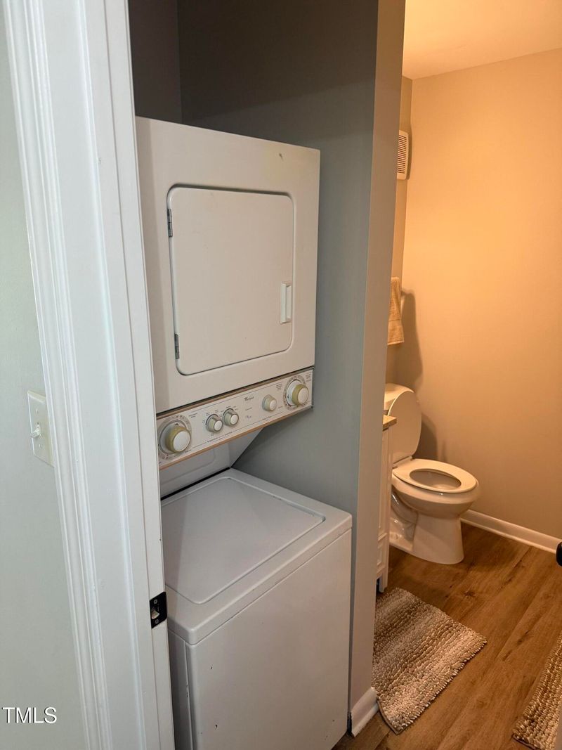 3049 Huntleigh Dr, Raleigh, NC 27604
