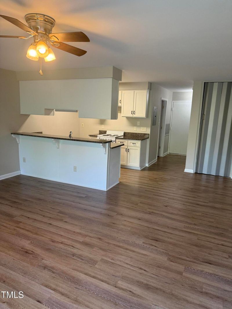 3049 Huntleigh Dr, Raleigh, NC 27604