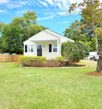 305 10th St, Erwin, NC 28339