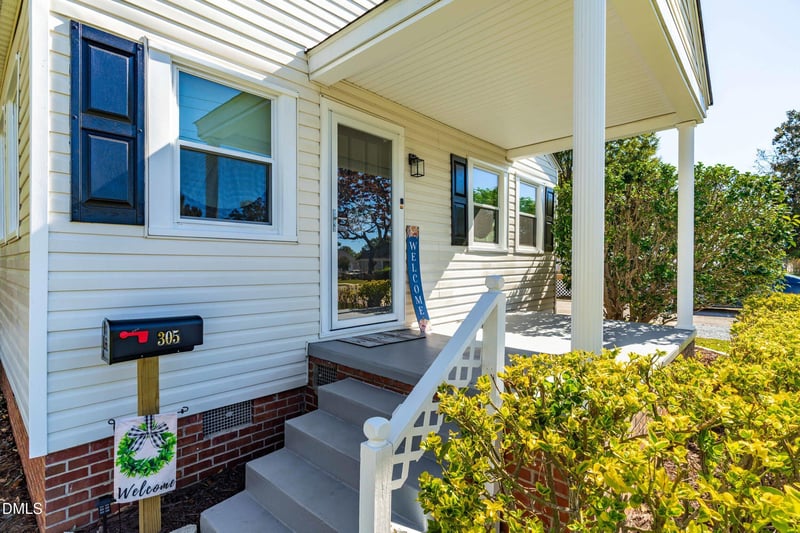 305 10th St, Erwin, NC 28339