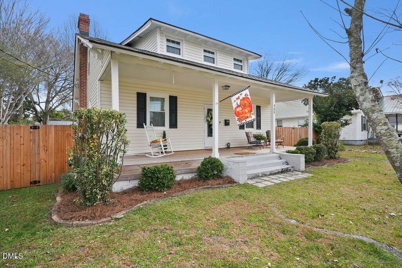 305 17th St, Erwin, NC 28339