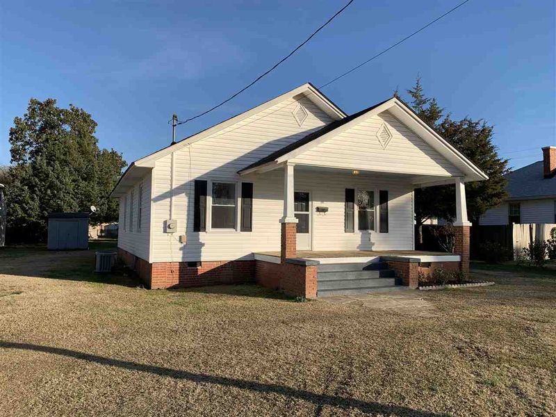 305 S 18th St, Erwin, NC 28339