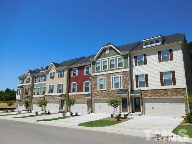 305 Amber Acorn Ave, Raleigh, NC 27603