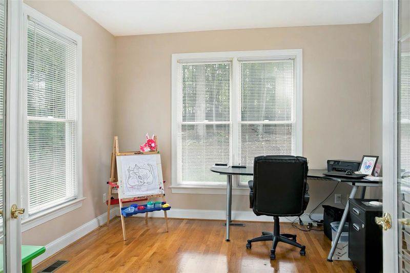 305 Atterbury Ln, Cary, NC 27518