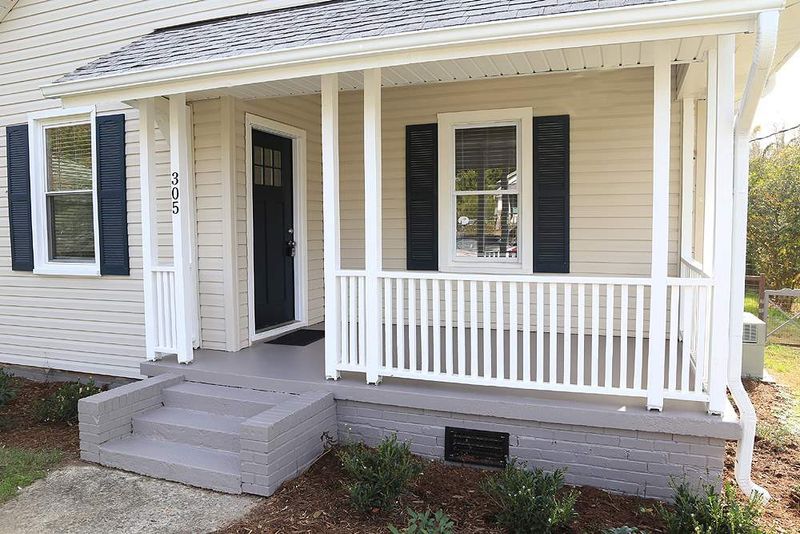 305 W Austin St, Mebane, NC 27302