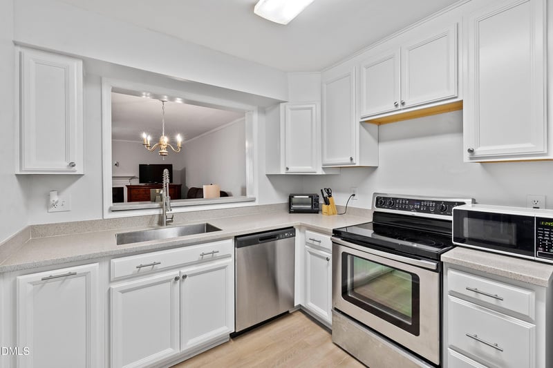 305 Broad Leaf Cir, Raleigh, NC 27613