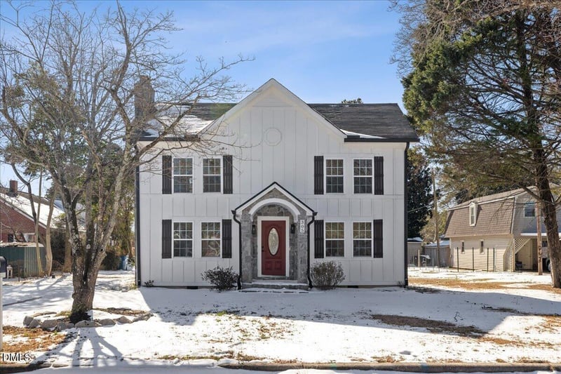 305 Canary St, Dunn, NC 28334
