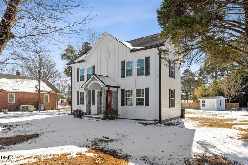 305 Canary St, Dunn, NC 28334