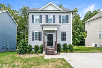 305 Chamberlain Dr, Clayton, NC 27527