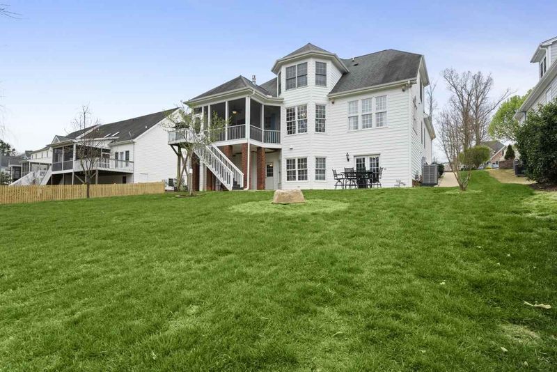 305 Charleston Dr, Clayton, NC 27527