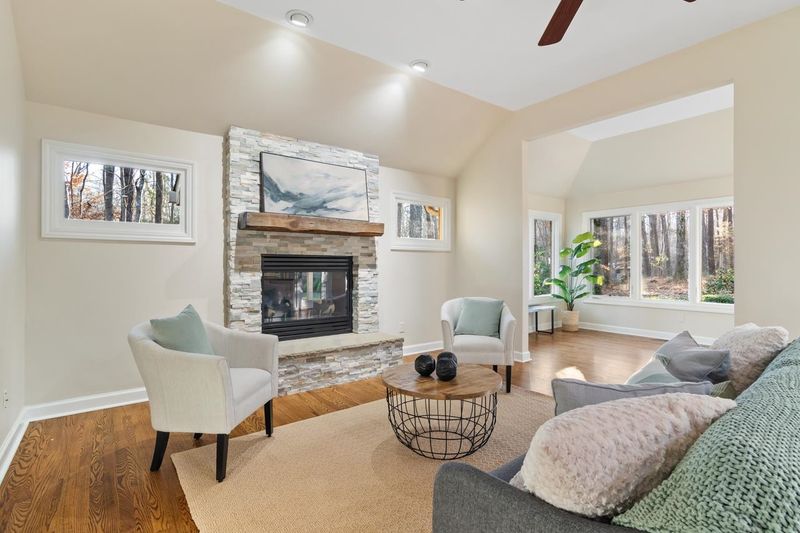 305 Chatham Dr, Chapel Hill, NC 27516