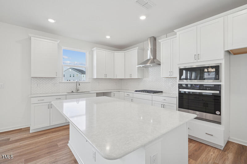 305 Chestnut Oak Ln, Lillington, NC 27546