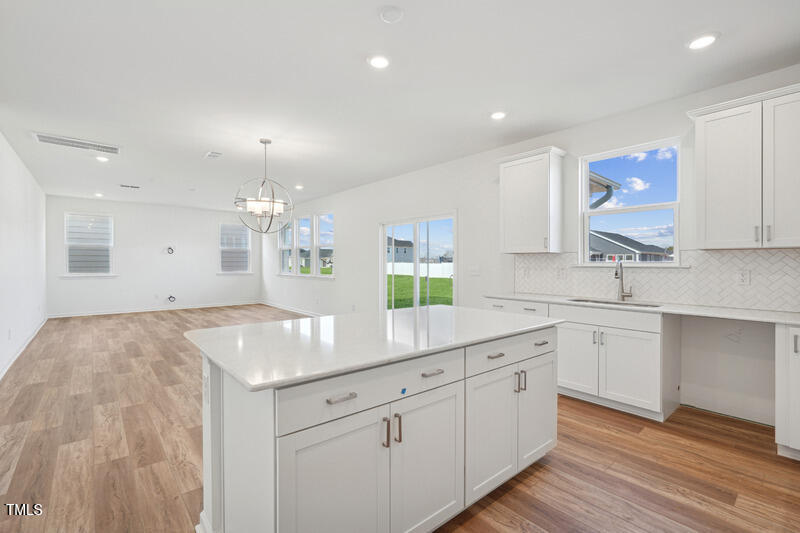 305 Chestnut Oak Ln, Lillington, NC 27546