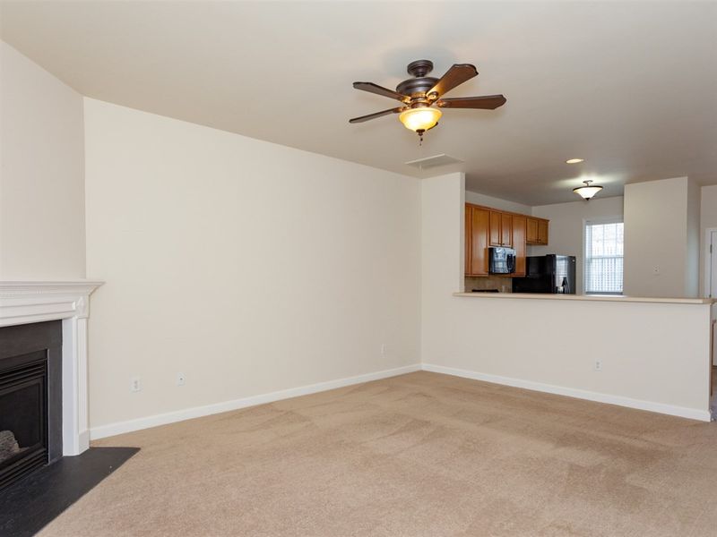 305 Commons Dr, Holly Springs, NC 27540