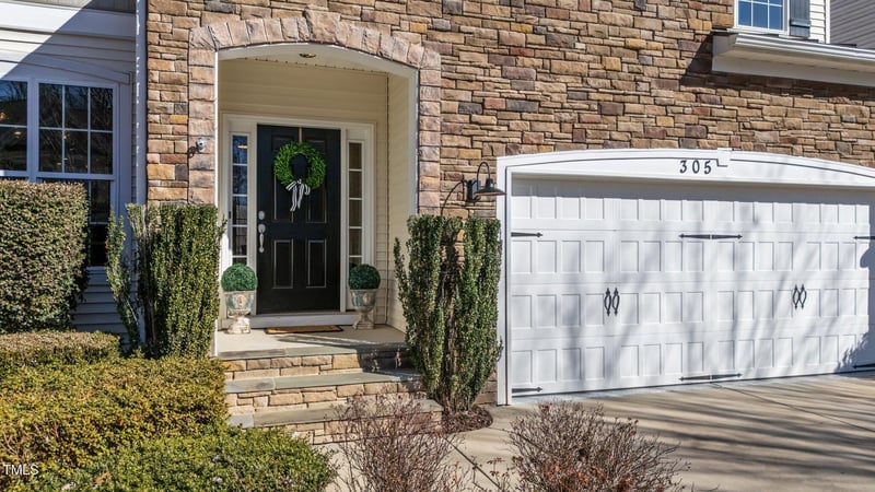 305 Covenant Rock Ln, Holly Springs, NC 27540