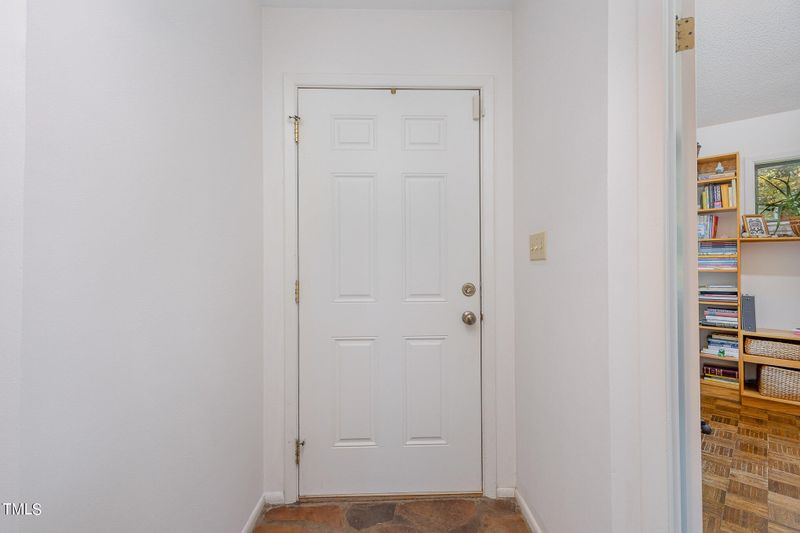 305 Deepwood Rd, Chapel Hill, NC 27514