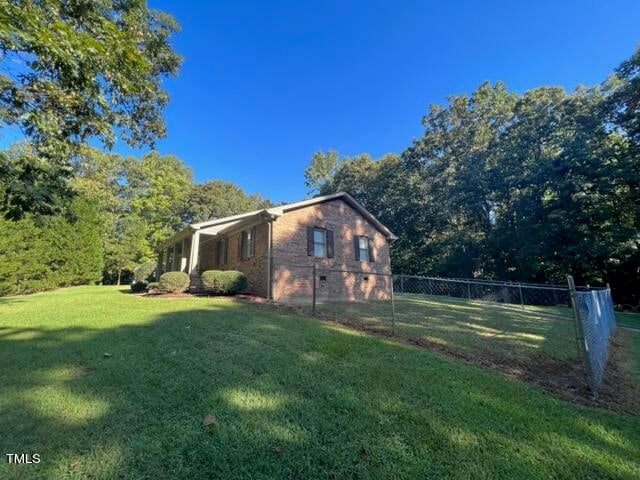 305 Deerfield Dr, Clayton, NC 27527