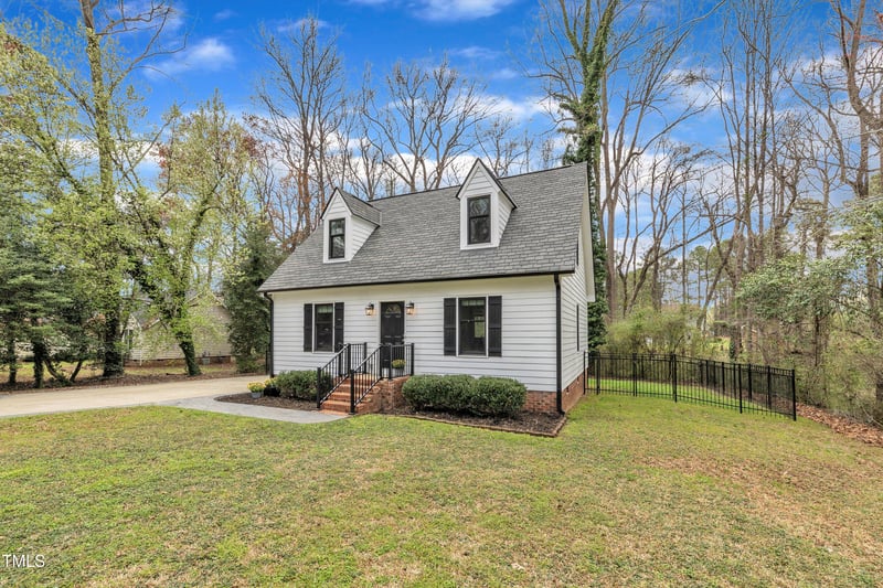 305 Dickens Rd, Fuquay Varina, NC 27526