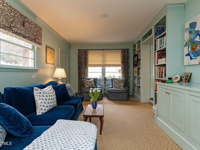 305 Drewry Ln, Raleigh, NC 27609