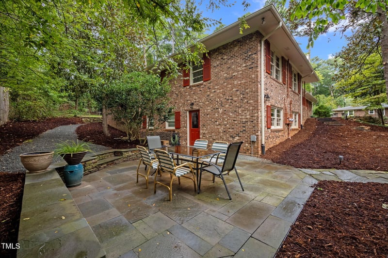 305 Elliott Rd, Chapel Hill, NC 27514
