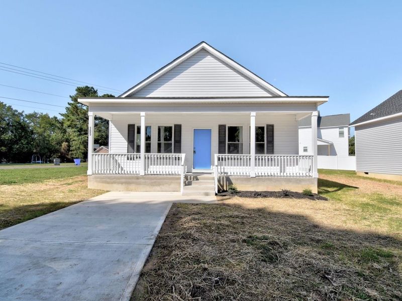 305 N Farmer Dr, Benson, NC 27504