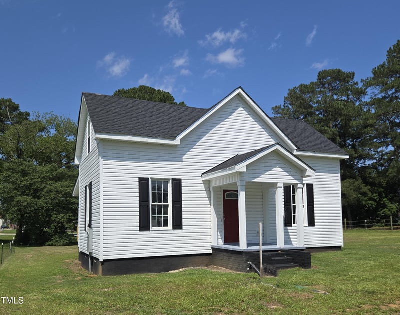 305 Harnett St, Benson, NC 27504
