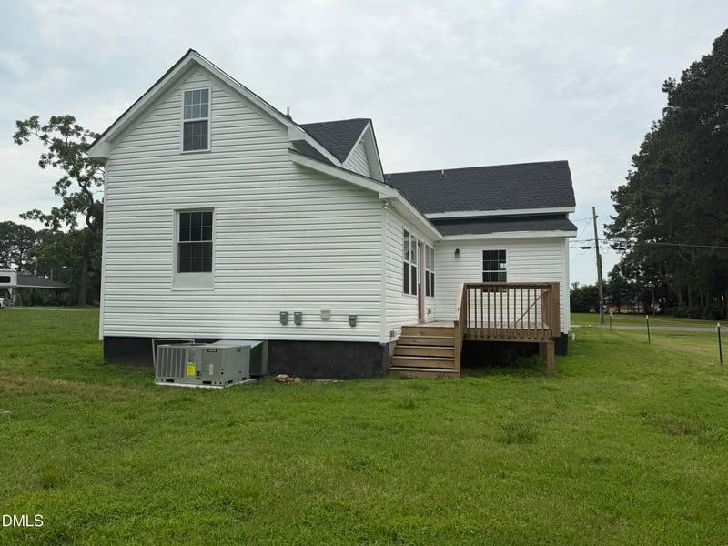 305 Harnett St, Benson, NC 27504