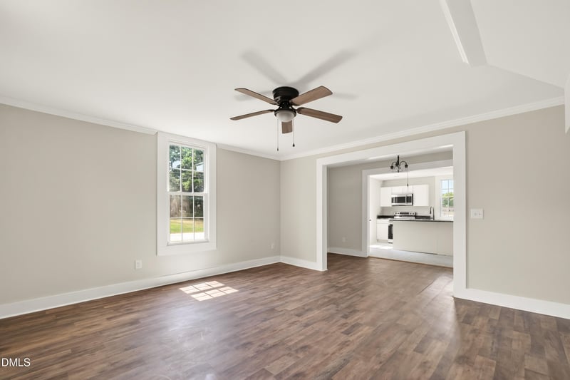 305 E Harnett St, Benson, NC 27504