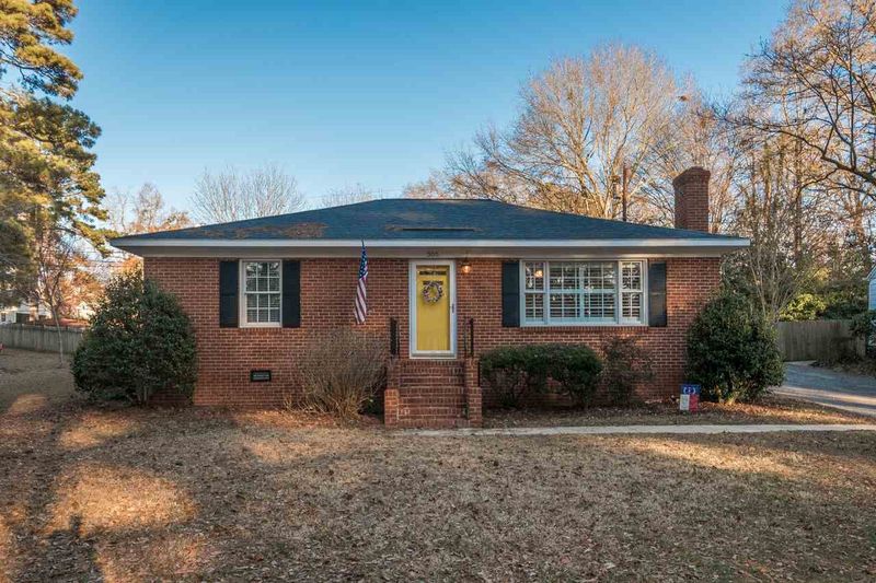 305 E Hillside Dr, Fuquay Varina, NC 27526