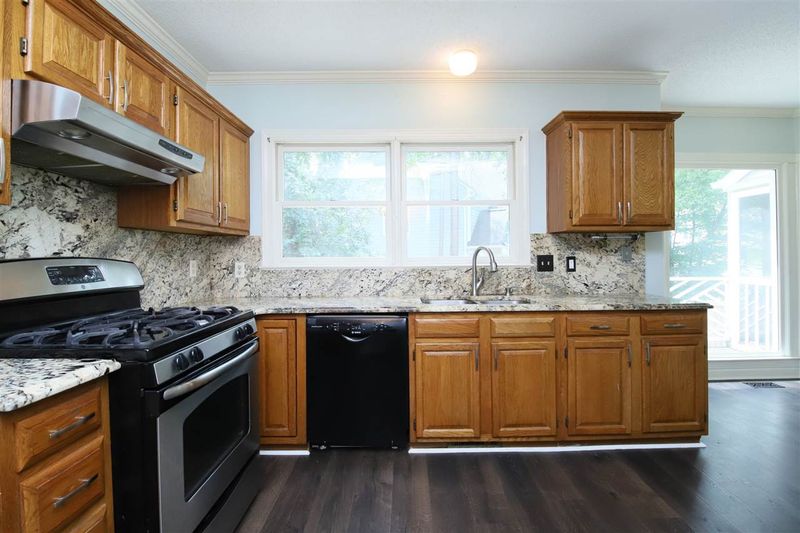305 Hunters Crossing, Cary, NC 27518