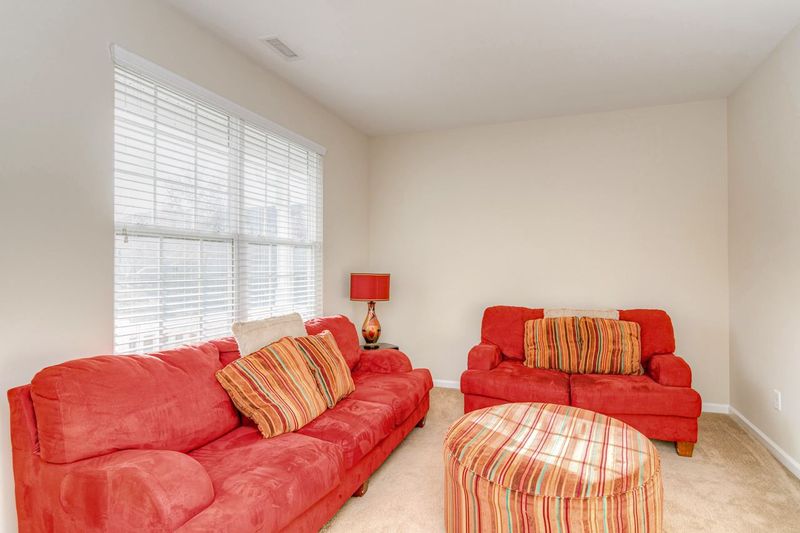 305 Jasper Point Dr, Holly Springs, NC 27540