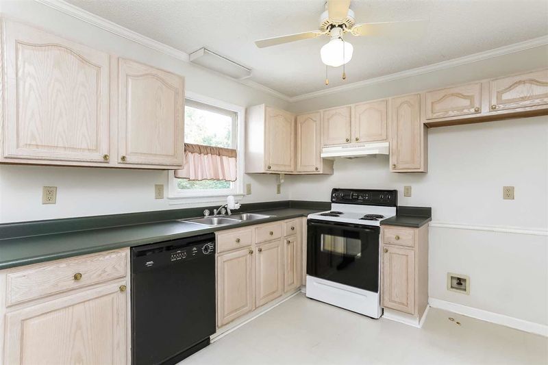 305 Jeribec Dr, Willow Springs, NC 27592