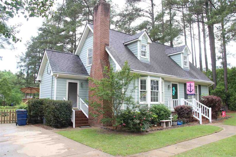 305 Laurel Dr, Smithfield, NC 27577