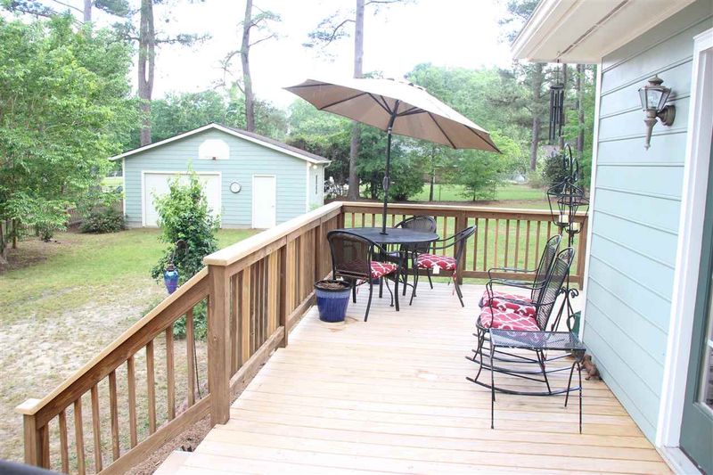 305 Laurel Dr, Smithfield, NC 27577