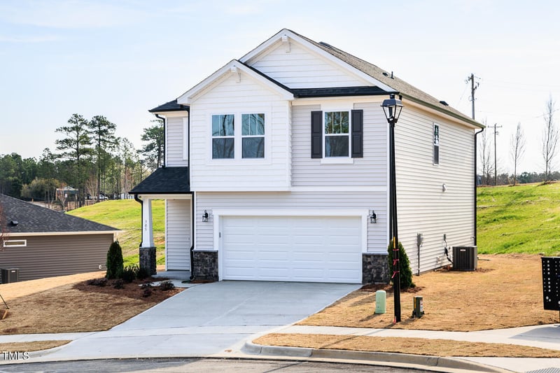 305 Little Creek Dr, Lillington, NC 27546