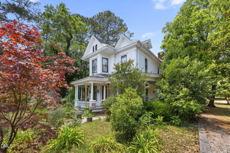 305 Main St, Louisburg, NC 27549