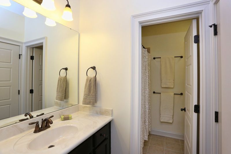 305 Meadow Rn, Chapel Hill, NC 27517