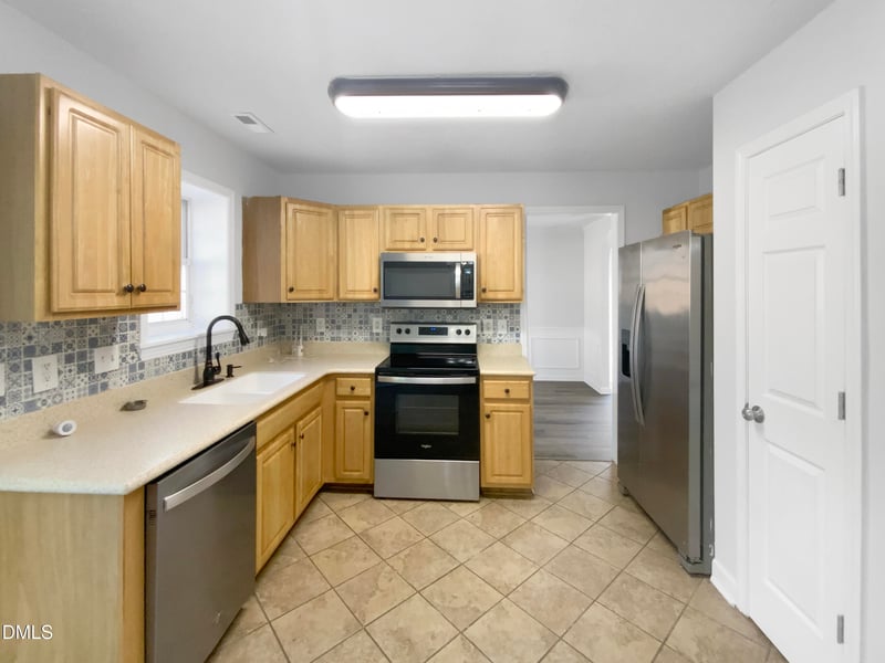 305 Montvale Ct, Apex, NC 27502