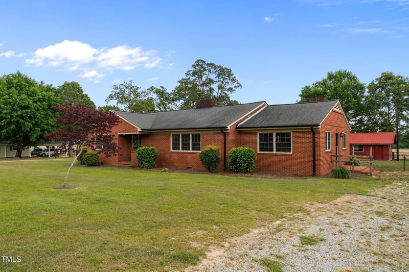 305 W Old Rd, Lillington, NC 27546