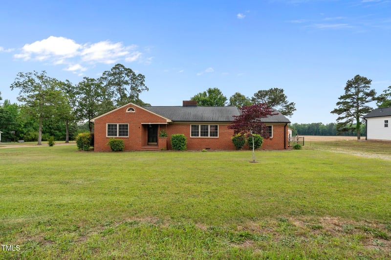 305 W Old Rd, Lillington, NC 27546