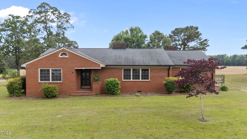 305 W Old Rd, Lillington, NC 27546