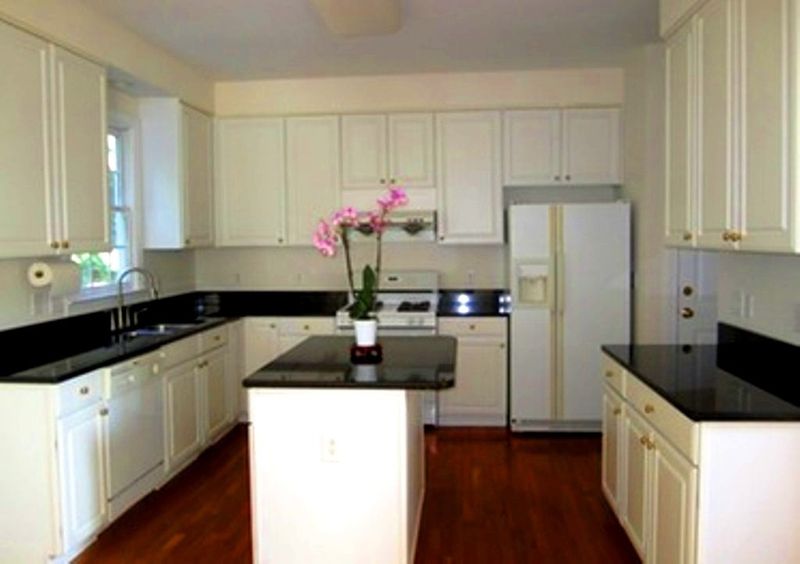 305 Perry Creek Dr, Chapel Hill, NC 27514
